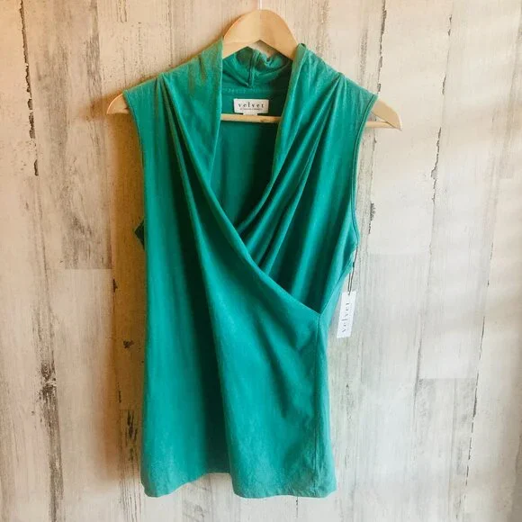 NWT $64 Velvet by Graham Spencer Adelise Knit Surplice Faux Wrap Fitted Top - Picture 1 of 14